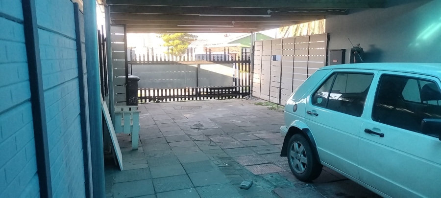 3 Bedroom Property for Sale in Gustrouw Western Cape